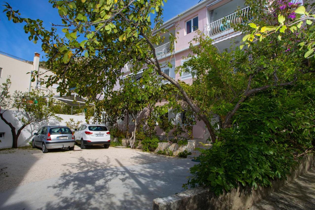 Apartmani Miki Podgora Luaran gambar