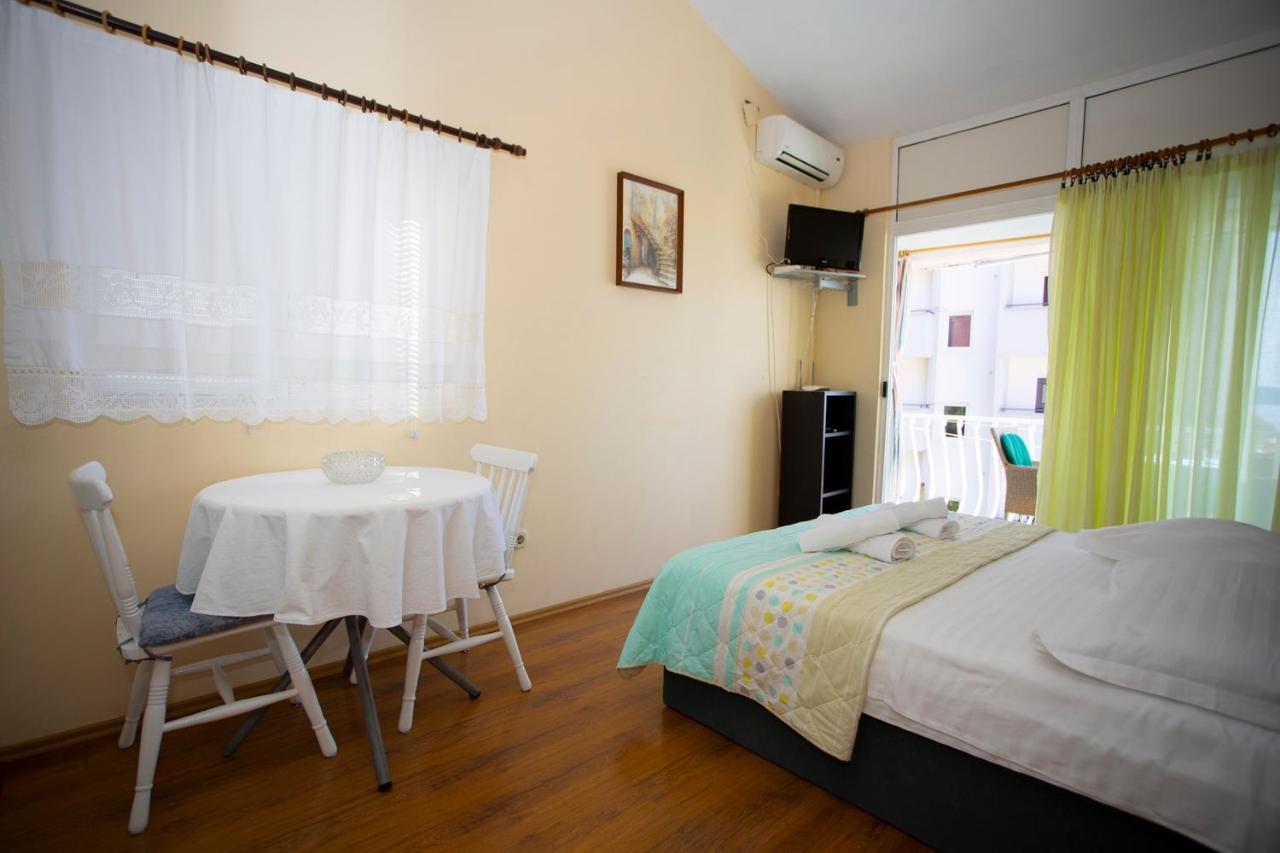 Apartmani Miki Podgora Luaran gambar