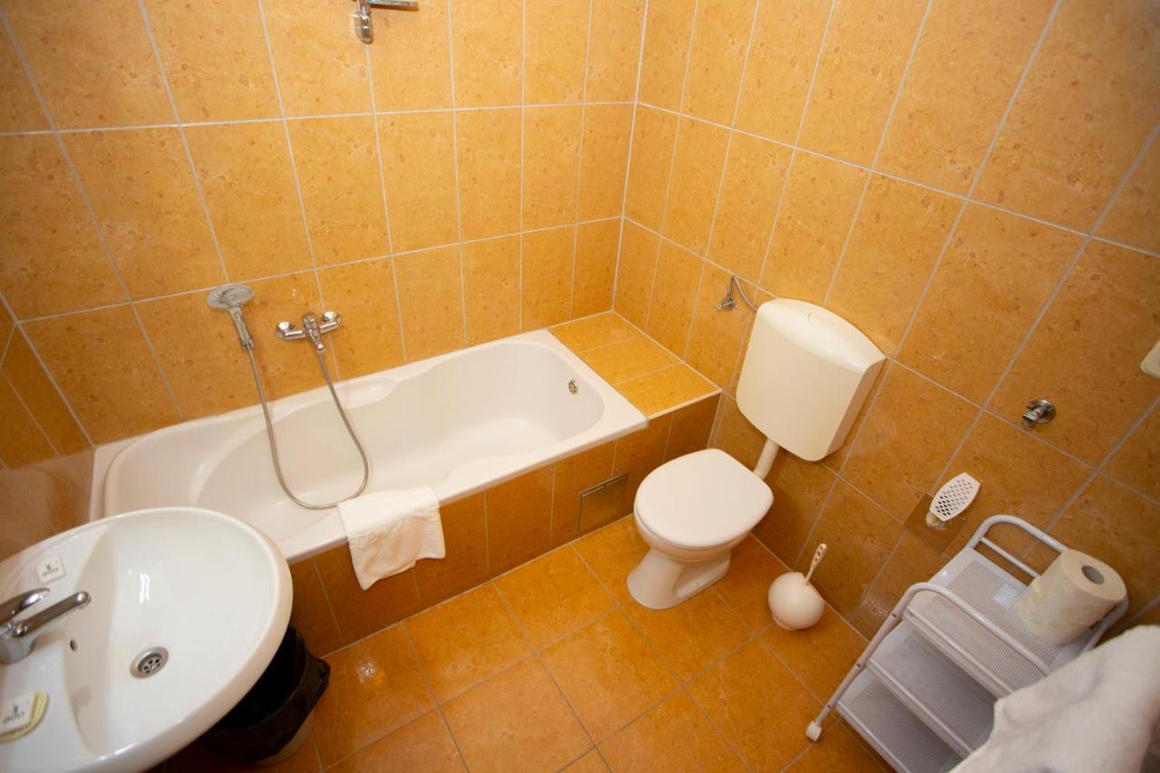 Apartmani Miki Podgora Luaran gambar