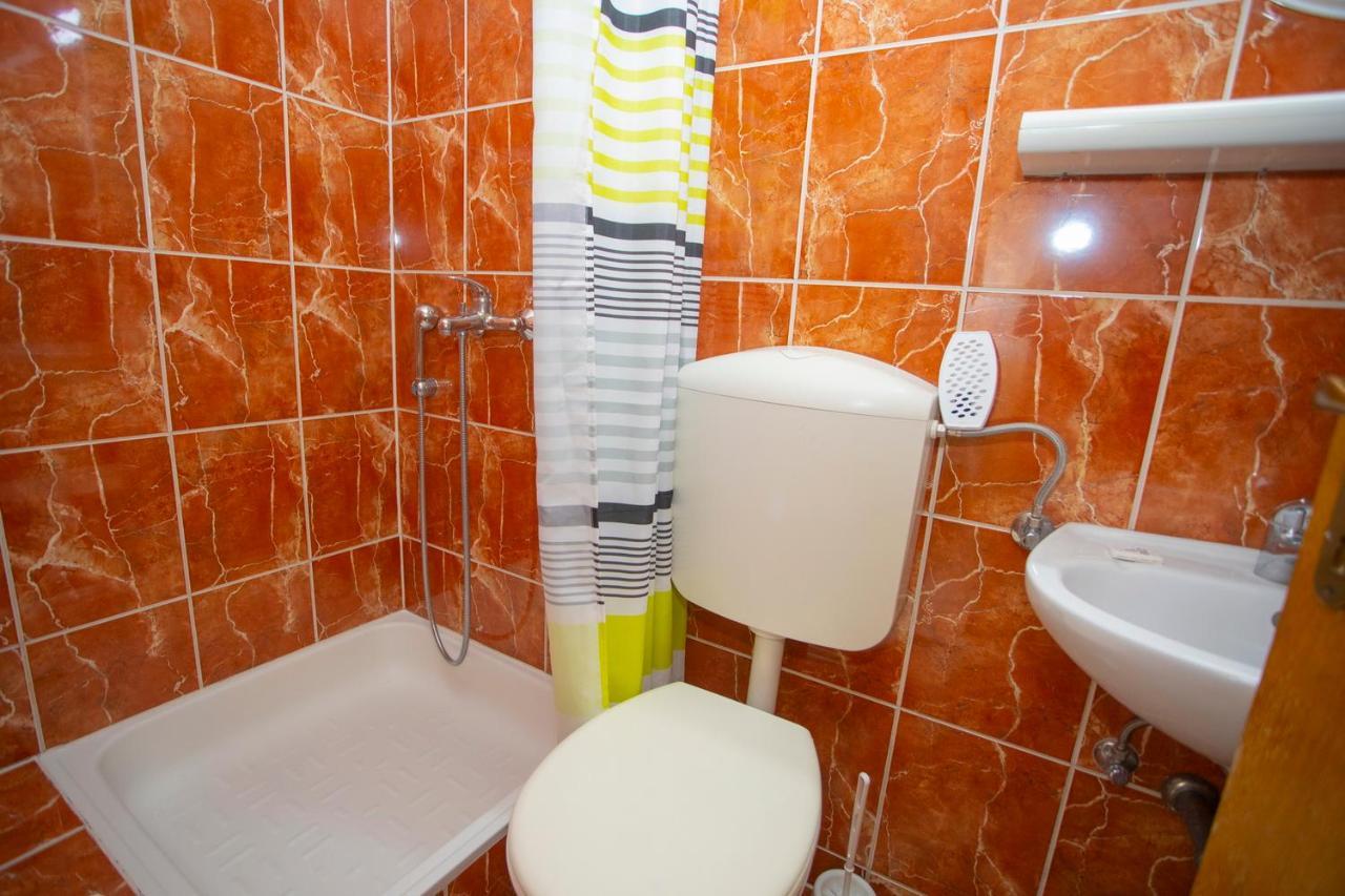 Apartmani Miki Podgora Luaran gambar