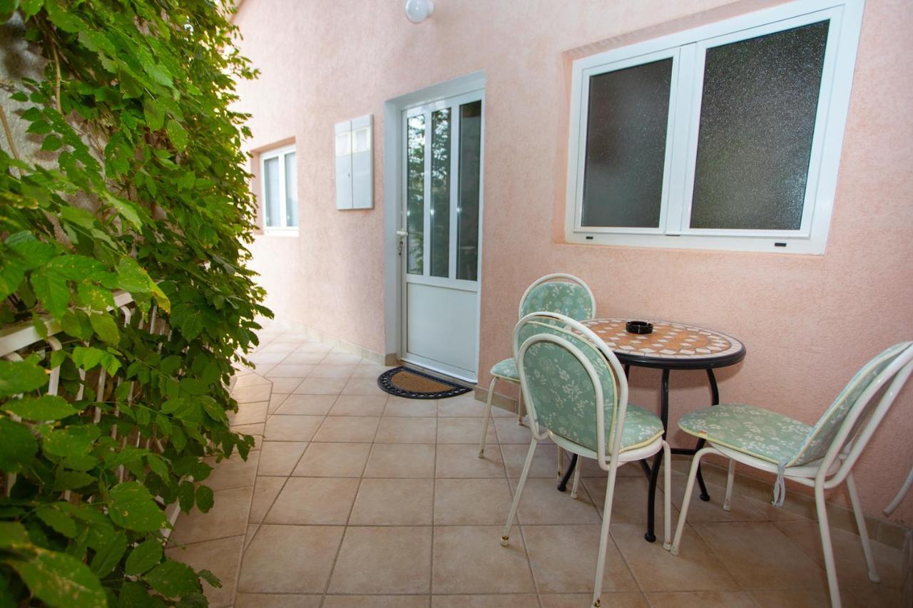Apartmani Miki Podgora Luaran gambar
