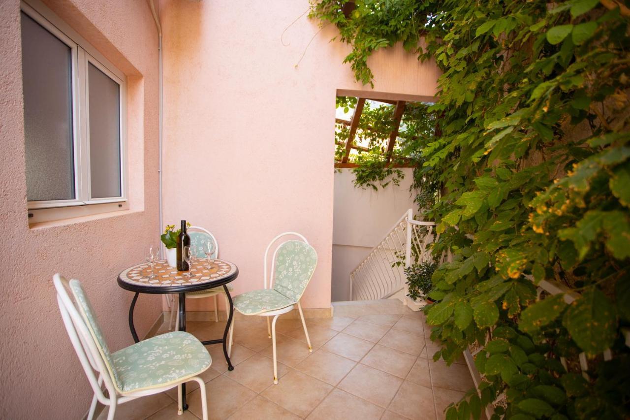 Apartmani Miki Podgora Luaran gambar