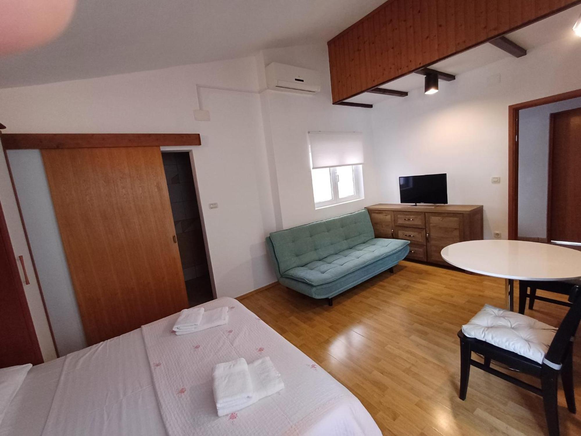 Apartmani Miki Podgora Luaran gambar